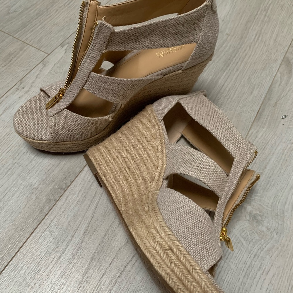 Michael Kors Woven Wedge Sandals. size 8.5